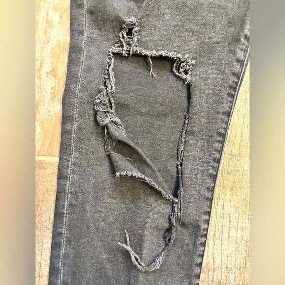 Madewell The Momjean in Raney Wash Knee-Rip Edition Size 27 Black Mom Jean - Picture 11 of 12